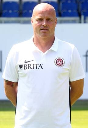 16.07.2018, xxxx, Fussball 3.Liga, SV Wehen Wiesbaden Fototermin 2018 - Porträttermin 2018 2019 emspor, v.l. Co-Trainer Mike Krannich (SV Wehen Wiesbaden) Wiesbaden