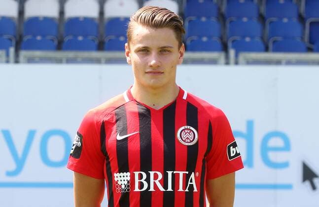 16.07.2018, xxxx, Fussball 3.Liga, SV Wehen Wiesbaden Fototermin 2018 - Porträttermin 2018 2019 emspor, v.l. Stefan Lorenz (SV Wehen Wiesbaden) Wiesbaden