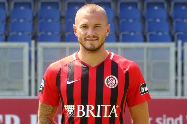 16.07.2018, xxxx, Fussball 3.Liga, SV Wehen Wiesbaden Fototermin 2018 - Porträttermin 2018 2019 emspor, v.l. Simon Brandstetter (SV Wehen Wiesbaden) Wiesbaden
