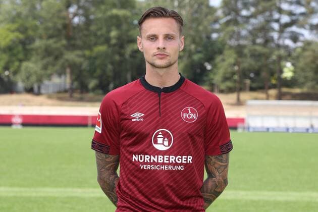 16.07.2018 - 1. FC Nürnberg Nuernberg FCN Club - 1. Fußball Bundesliga BL - Saison 2018 2019 - Fototermin Porträttermin Portraittermin - DaMa - Robert Bauer (8, 1. FC Nürnberg FCN ) Einzelbild Einzelfoto Portrait Porträt Kopfbild