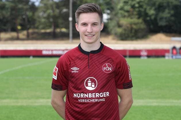 16.07.2018 - 1. FC Nürnberg Nuernberg FCN Club - 1. Fußball Bundesliga BL - Saison 2018 2019 - Fototermin Porträttermin Portraittermin - DaMa - Dennis Lippert (34, 1. FC Nürnberg FCN ) Einzelbild Einzelfoto Portrait Porträt Kopfbild