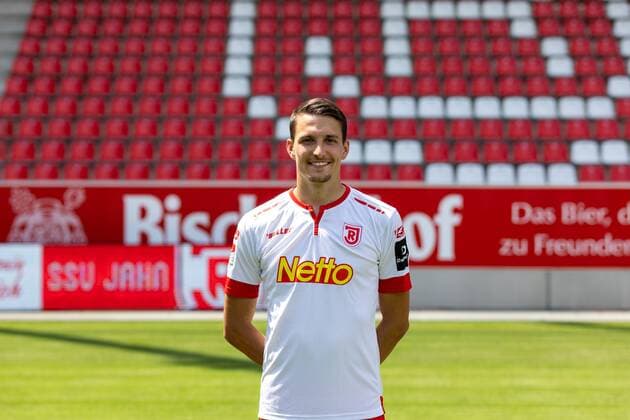 GER, Fussball, Herren, 2.BL, Saison 2018 2019, Porträttermin, 17.07.2018, SSV Jahn Regensburg Sebastian Stolze; SSV Jahn Regensburg; 2.BL, PortraÌˆttermin 2018 2019,