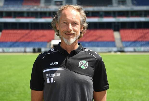 offizieller Fototermin Portraitstermin Hannover 96 Ralf Blume, Physiotherapeut; Hannover 96; 1.BL, Porträttermin 2018 2019