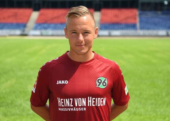 offizieller Fototermin Portraitstermin Hannover 96 Uffe Bech ; Hannover 96; 1.BL, Porträttermin 2018 2019