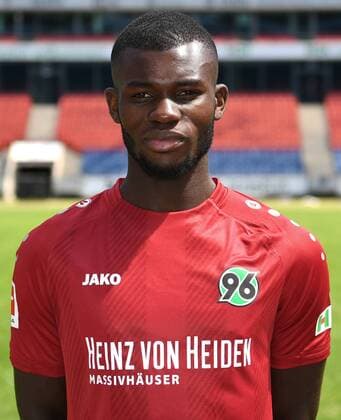 offizieller Fototermin Portraitstermin Hannover 96 Ihlas Bebou ; Hannover 96; 1.BL, Porträttermin 2018 2019