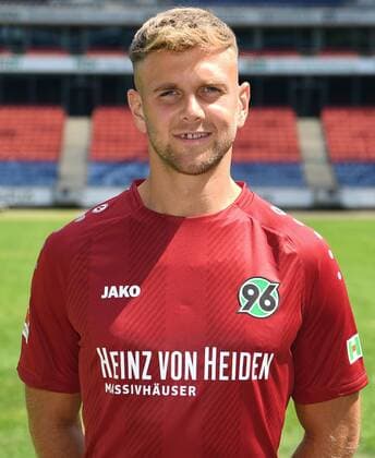 offizieller Fototermin Portraitstermin Hannover 96 Niclas Füllkrug; Hannover 96; 1.BL, Porträttermin 2018 2019