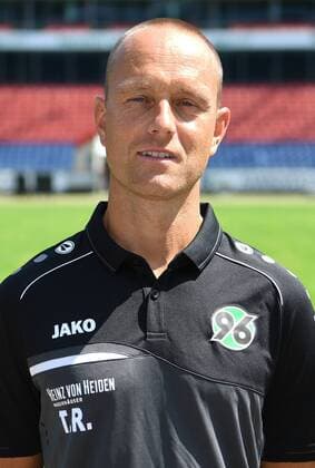 offizieller Fototermin Portraitstermin Hannover 96 Timo Rosenberg, Reha- und Athletiktrainer; Hannover 96; 1.BL, Porträttermin 2018 2019