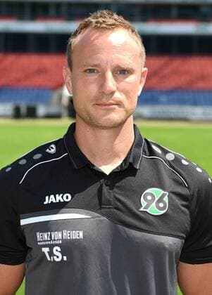 offizieller Fototermin Portraitstermin Hannover 96 Tobias Stock, Reha- und Athletiktrainer; Hannover 96; 1.BL, Porträttermin 2018 2019