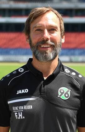 offizieller Fototermin Portraitstermin Hannover 96 Dr. Felix Hessel, Mannschaftsarzt; Hannover 96; 1.BL, Porträttermin 2018 2019