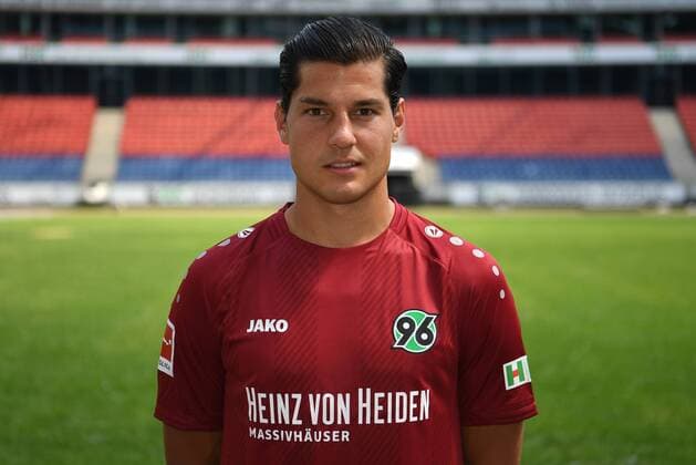 offizieller Fototermin Portraitstermin Hannover 96 Miiko Albornoz; Hannover 96; 1.BL, Porträttermin 2018 2019