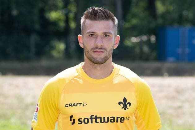 19.07.2018, xfux, Fussball 2.Bundesliga, SV Darmstadt 98 Fototermin Saison 2018 2019, PortraÌˆttermin 2018 2019, emspor, emonline, deloka, v.l. Daniel Heuer Fernandes; (SV Darmstadt 98) Darmstadt