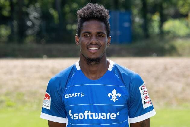 19.07.2018, xfux, Fussball 2.Bundesliga, SV Darmstadt 98 Fototermin Saison 2018 2019, PortraÌˆttermin 2018 2019, emspor, emonline, deloka, v.l. Joevin Jones; (SV Darmstadt 98) Darmstadt