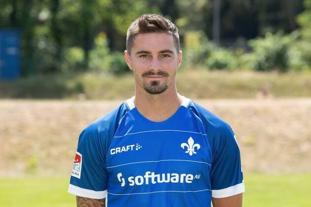 19.07.2018, xfux, Fussball 2.Bundesliga, SV Darmstadt 98 Fototermin Saison 2018 2019, PortraÌˆttermin 2018 2019, emspor, emonline, deloka, v.l. Jamie Maclaren; (SV Darmstadt 98) Darmstadt