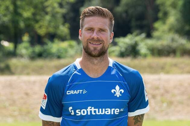 19.07.2018, xfux, Fussball 2.Bundesliga, SV Darmstadt 98 Fototermin Saison 2018 2019, PortraÌˆttermin 2018 2019, emspor, emonline, deloka, v.l. Tobias Kempe; (SV Darmstadt 98) Darmstadt