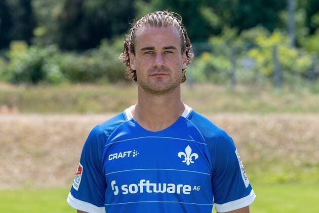 19.07.2018, xfux, Fussball 2.Bundesliga, SV Darmstadt 98 Fototermin Saison 2018 2019, PortraÌˆttermin 2018 2019, emspor, emonline, deloka, v.l. Yannick Stark; (SV Darmstadt 98) Darmstadt