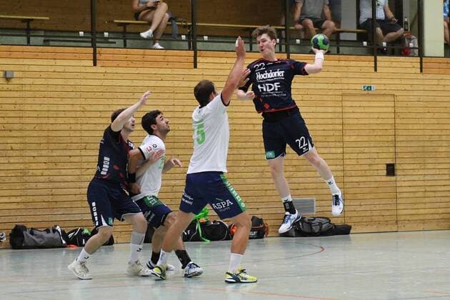 Alexander Zuern (SG H2Ku Herrenberg) bei einem Angriff, Testspiel HC Oppenweiler Backnang vs. SG H2Ku Herrenberg, Handball, 19.07.2018, Testspiel HC Oppenweiler Backnang vs. SG H2Ku Herrenberg, Handball, 19.07.2018 Oppenweiler Copyright: xEIBNER Florian_Schustx EP_SCHUST