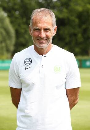 Athletiktrainer Günter Kern Fußball Fussball DFL erste 1.Bundesliga Herren Saison 2018 2019 20.07.2018 VfL Wolfsburg Porträttermin , Porträt, Vorstellung, Präsentation, Pressetermin