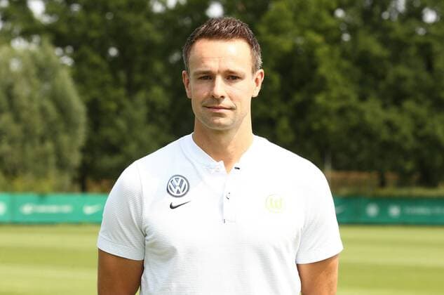 Teammanager Philipp Wegner Fußball Fussball DFL erste 1.Bundesliga Herren Saison 2018 2019 20.07.2018 VfL Wolfsburg Porträttermin , Porträt, Vorstellung, Präsentation, Pressetermin