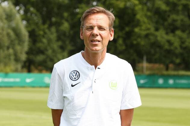 Dr. Gunter Wilhelm Mannschaftsarzt Fußball Fussball DFL erste 1.Bundesliga Herren Saison 2018 2019 20.07.2018 VfL Wolfsburg Porträttermin , Porträt, Vorstellung, Präsentation, Pressetermin