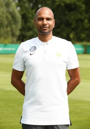 Sascha Weiß Physiotherapeut und Osteopath Fußball Fussball DFL erste 1.Bundesliga Herren Saison 2018 2019 20.07.2018 VfL Wolfsburg Porträttermin , Porträt, Vorstellung, Präsentation, Pressetermin