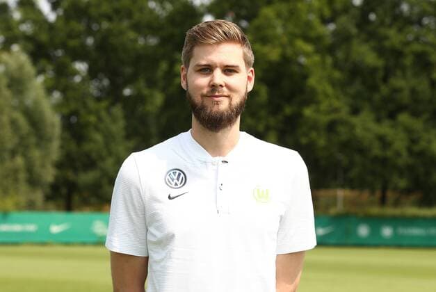Physiotherapeut Patrick Kasprowski Fußball Fussball DFL erste 1.Bundesliga Herren Saison 2018 2019 20.07.2018 VfL Wolfsburg Porträttermin , Porträt, Vorstellung, Präsentation, Pressetermin