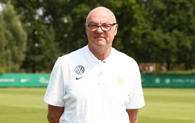 Zeugwart Heribert Rüttger Fußball Fussball DFL erste 1.Bundesliga Herren Saison 2018 2019 20.07.2018 VfL Wolfsburg Porträttermin , Porträt, Vorstellung, Präsentation, Pressetermin