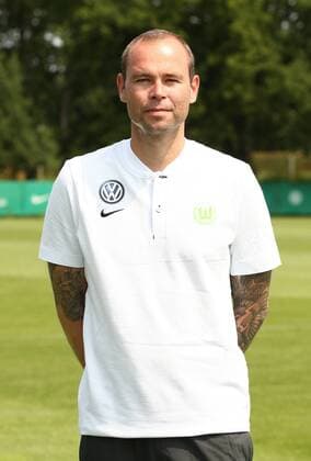 Zeugwart Nils Scholz Fußball Fussball DFL erste 1.Bundesliga Herren Saison 2018 2019 20.07.2018 VfL Wolfsburg Porträttermin , Porträt, Vorstellung, Präsentation, Pressetermin