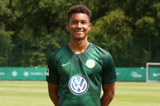 Ohis Felix Uduokhai Fußball Fussball DFL erste 1.Bundesliga Herren Saison 2018 2019 20.07.2018 VfL Wolfsburg Porträttermin , Porträt, Vorstellung, Präsentation, Pressetermin