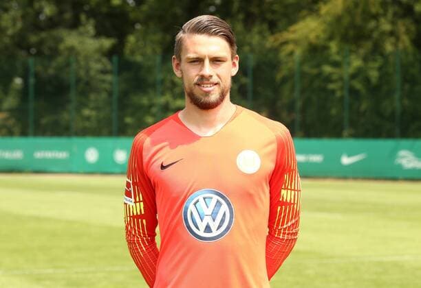 Torwart Philip Menzel Fußball Fussball DFL erste 1.Bundesliga Herren Saison 2018 2019 20.07.2018 VfL Wolfsburg Porträttermin , Porträt, Vorstellung, Präsentation, Pressetermin