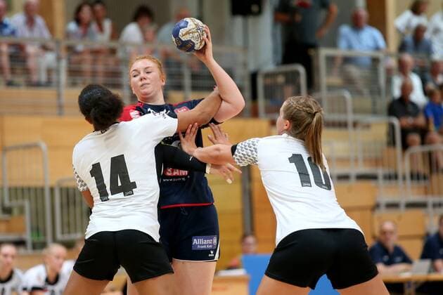 Aimee von Pereira ( Deutschland U18 ) Kerstin Foth ( SG H2Ku Heerrenberg Kuties ) Maxi Muehlner ( Deutschland U18 ), SG H2Ku Herrenberg Frauen vs. Deutschland U18, Handball, Esslinger Marktplatztunier 2018, Handball, 20.07.2018, SG H2Ku Herrenberg Frauen vs. Deutschland U18, Handball, Esslinger Marktplatztunier 2018, Handball, 20.07.2018 Echterdingen Copyright: xLangerx xEibner-Pressefotox EP_HLR