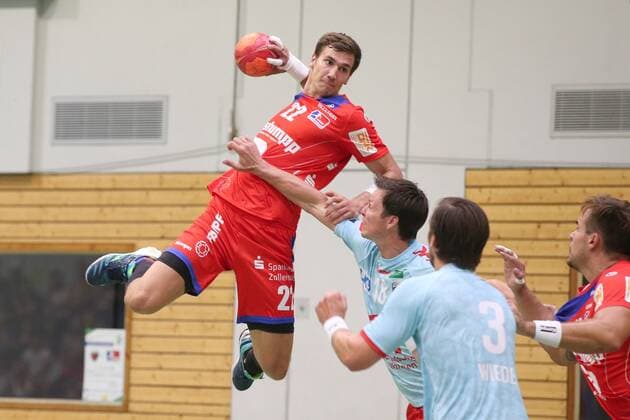 Sport Bilder des Tages Jona Schoch ( HBW Balingen ) Hans Lindberg ( Fuechse Berlin ) Fabian Wiede ( Fuechse Berlin ), HBW Balingen vs. Fuechse Berlin, Handball, Esslinger Marktplatztunier 2018, Handball, 20.07.2018, HBW Balingen vs. Fuechse Berlin, Handball, Esslinger Marktplatztunier 2018, Handball, 20.07.2018 Altach Copyright: xLangerx xEibner-Pressefotox EP_HLR