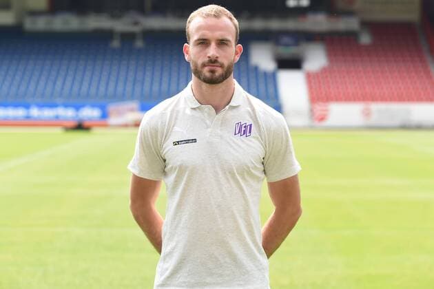 Fußball 3. Liga Porträttermin 2018 2019 VfL Osnabrück am 10.07.2018 an der Bremer Brücke in Osnabrück Assistent Sportdirektor Teammanager Julius Ohnesorge (VfL Osnabrueck)