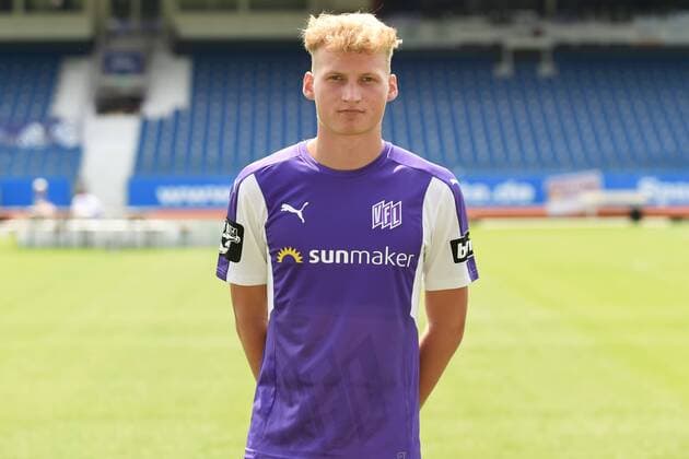 Fußball 3. Liga Porträttermin 2018 2019 VfL Osnabrück am 10.07.2018 an der Bremer Brücke in Osnabrück Simon Haubrock (VfL Osnabrueck)