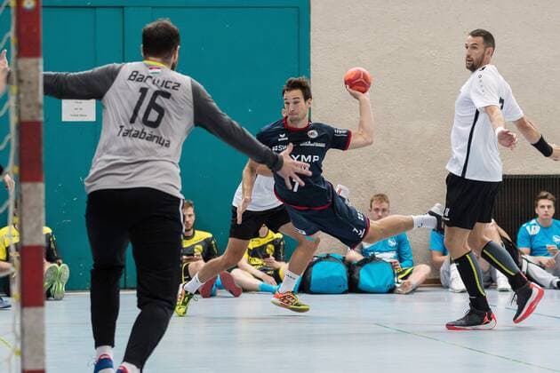 Barujcz (Tatabanya KC 16), Dominik Claus (SG BBM Bietigheim 07), SG BBM Bietigheim vs. Tatabanya KC , 53. Esslinger Marktplatzturnier, Reichstadt-Pokal 2018, Handballl, DKB, Herren, 1.Bundesliga, Saison 18 19, GER, 21.07.2018, SG BBM Bietigheim vs. Tatabanya KC , 53. Esslinger Marktplatzturnier, Reichstadt-Pokal 2018, Handballl, DKB, Herren, 1.Bundesliga, Saison 18 19, GER, 21.07.2018 Esslingen Copyright: xEIBNER WolfgangxFrankx EP_WFK
