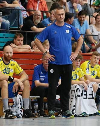 21.07.2018, Deutschland, Esslingen, Handball Marktplatzturnier Esslingen 2018: Füchse Berlin vs. VfL Gummersbach: VfL Trainer Denis Bahtijarevic