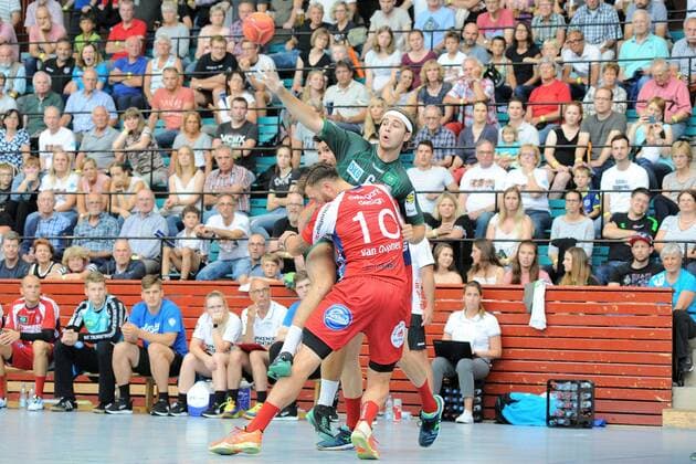 Jakob Holm (Fuechse Berlin 6) gegen Fabian van Olphen (TBV Lemgo 10) Handball,Maenner,Vorbereitungsturnier,Esslinger Markplatzturniers,Finale,21.07.2018, Foto:TBaur Eibner Fuechse Berlin vs. TBV Lemgo Esslingen Copyright: xEIBNER TobiasxBaurx EP_TBR
