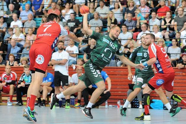 Paul Drux (Fuechse Berlin 95) gegen Isaias Guardiola (TBV Lemgo 7) Handball,Maenner,Vorbereitungsturnier,Esslinger Markplatzturniers,Finale,21.07.2018, Foto:TBaur Eibner Fuechse Berlin vs. TBV Lemgo Esslingen Copyright: xEIBNER TobiasxBaurx EP_TBR