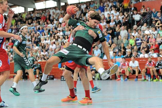 Erik Schmidt (Fuechse Berlin 28) gegen Fabian van Olphen (TBV Lemgo 10) Handball,Maenner,Vorbereitungsturnier,Esslinger Markplatzturniers,Finale,21.07.2018, Foto:TBaur Eibner Fuechse Berlin vs. TBV Lemgo Esslingen Copyright: xEIBNER TobiasxBaurx EP_TBR