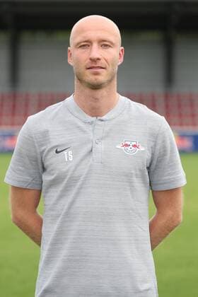 RB Leipzig Fussball Saison 2018-19 Teammanager Tim Sebastian; RasenBallsport Leipzig , Fussball, 1. Bundesliga, Porträttermin 2018 2019 , Leipzig, 21.07.2018. ,
