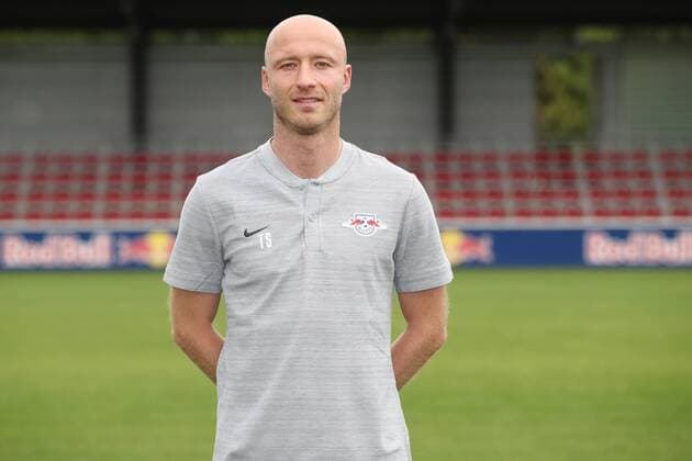RB Leipzig Fussball Saison 2018-19 Teammanager Tim Sebastian; RasenBallsport Leipzig , Fussball, 1. Bundesliga, Porträttermin 2018 2019 , Leipzig, 21.07.2018. ,