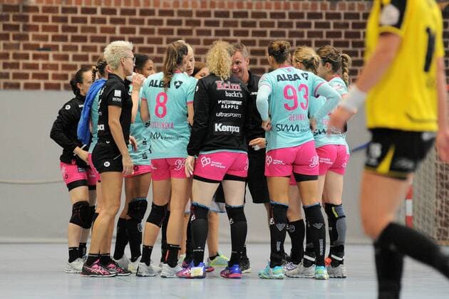 Time Out TusSies TusSies Metzingen,Handball,Ligaspiel;Vorbereitung,Esslinger Markplatzturniers,21.07.2018;Foto:TBaur Eibner TusSies Metzingen vs. Schwaben Hornets Nellingen Esslingen Copyright: xEIBNER TobiasxBaurx EP_TBR