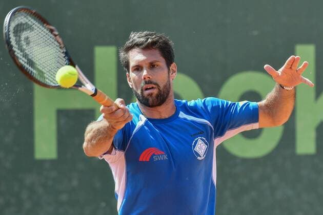 GER, 1. Tennis-Point Bundesliga Herren, Badwerk Gladbacher HTC vs. HTC Blau-Weiß Krefeld e.V. 22.07.2018, Badwerk Gladbacher HTC, GER, 1. TP-BL, Badwerk Gladbacher HTC vs. HTC Blau-Weiß Krefeld e.V., im Bild Gaio, Federico ITA beim Vorhandschlag
