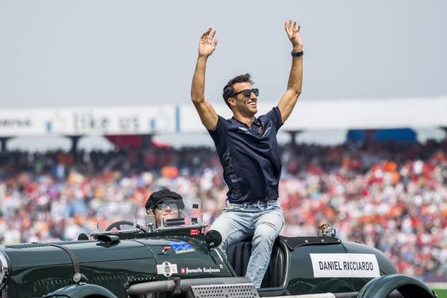 Motorsport: Formel 1, Saison 2018 2019, Rennen am Sonntag, 22.07.2018, am Hockenheimring in Hockenheim (Deutschland). Daniel Ricciardo (Aston Martin Red Bull Racing) winkt den Fans zu. Copyright: xInderliedx