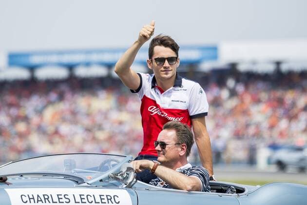 Motorsport: Formel 1, Saison 2018 2019, Rennen am Sonntag, 22.07.2018, am Hockenheimring in Hockenheim (Deutschland). Charles Leclerc (Alfa Romeo Sauber F1 Team) winkt den Fans zu. Copyright: xInderliedx