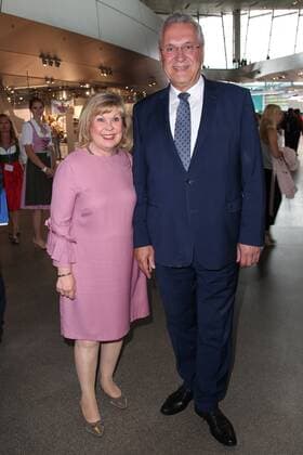 Joachim Herrmann mit Ehefrau Gerswid, Bayerischer Sportpreis 2018 in der BMW Welt in Muenchen am 21.07.2018