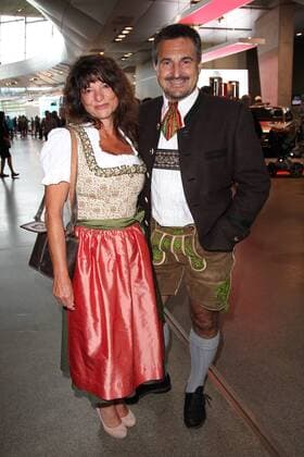 Georg Schorsch Hackl mit Freundin Kornelia Koller, Bayerischer Sportpreis 2018 in der BMW Welt in Muenchen am 21.07.2018