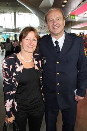 Hubertus Andrae (Polizeipraesident) mit Ehefrau Ursula, Bayerischer Sportpreis 2018 in der BMW Welt in Muenchen am 21.07.2018