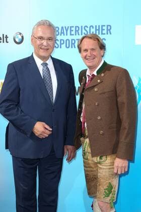 Joachim Herrmann und Markus Wasmeier, Bayerischer Sportpreis 2018 in der BMW Welt in Muenchen am 21.07.2018