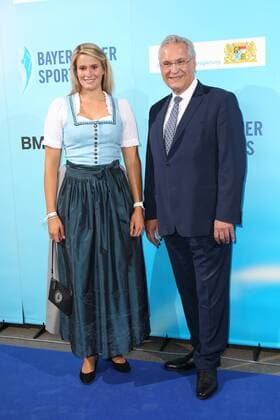 Joachim Herrmann und Natalie Geisenberger, Bayerischer Sportpreis 2018 in der BMW Welt in Muenchen am 21.07.2018