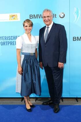 Magdalena Neuner und Joachim Herrmann, Bayerischer Sportpreis 2018 in der BMW Welt in Muenchen am 21.07.2018